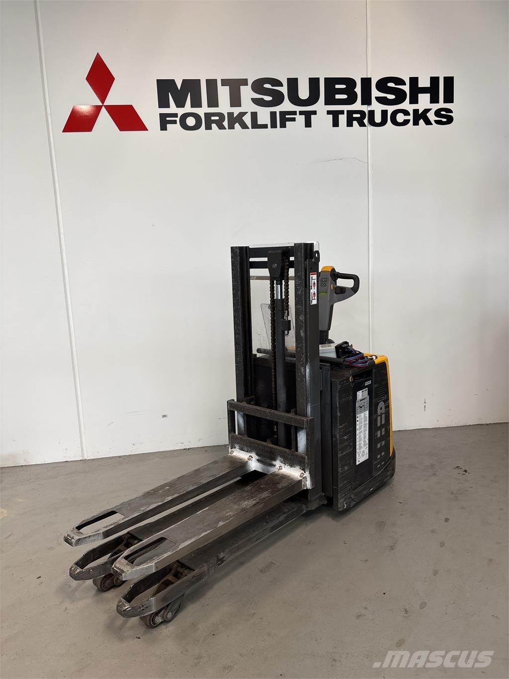 Atlet PDP200 Platvormiga virnastajad