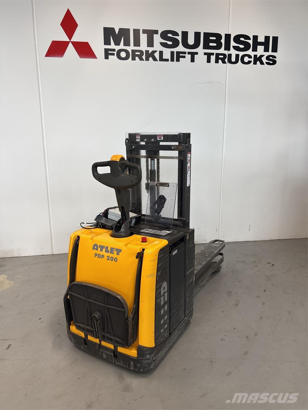 Atlet PDP200 Platvormiga virnastajad