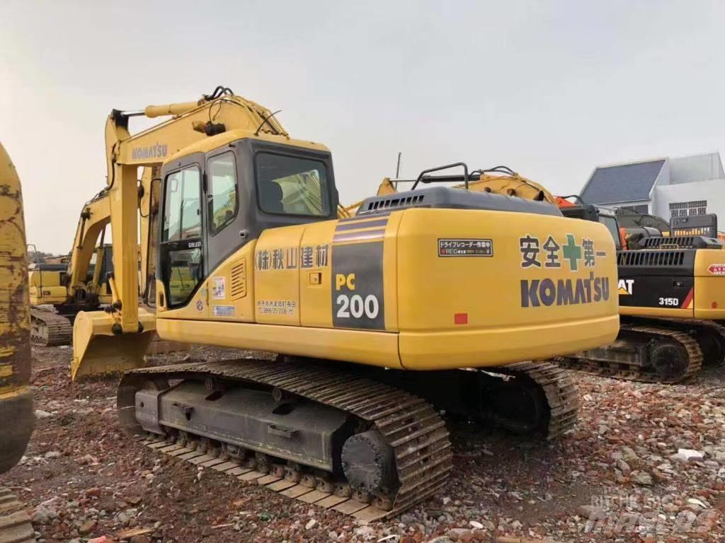 Komatsu 200-7 Roomikekskavaatorid