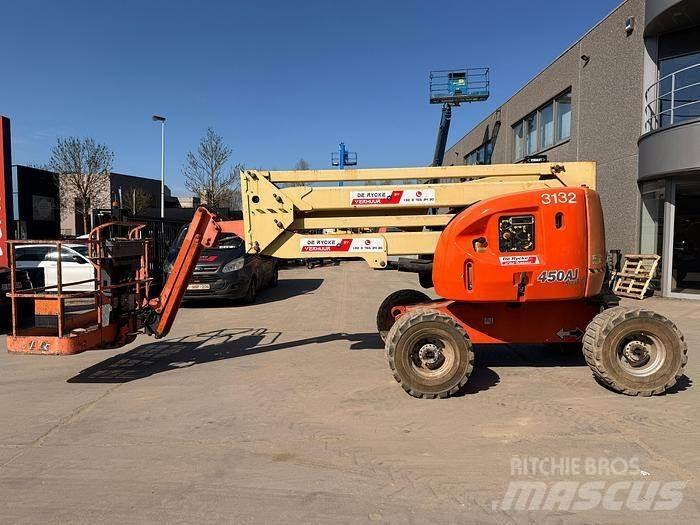 JLG 450AJ Iseliikuvad poomtõstukid