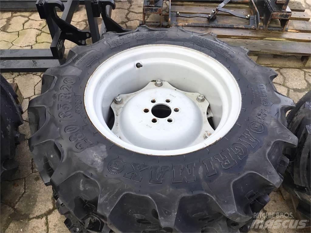 BKT 280/85R20 Rehvid, rattad ja veljed