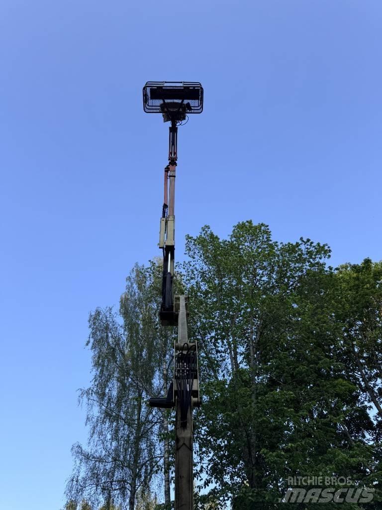 JLG 450 AJ Iseliikuvad poomtõstukid