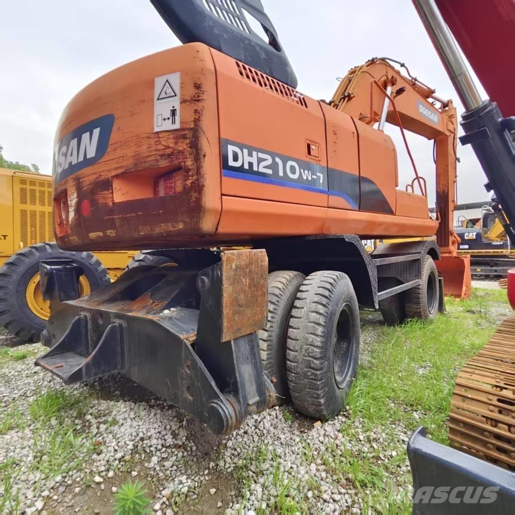 Doosan DH 210 W-7 Ratasekskavaatorid