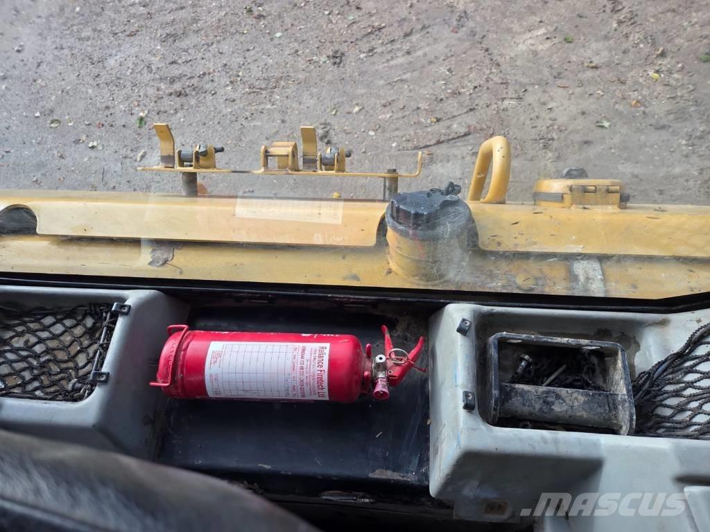 CAT D 6 N LGP Buldooserid