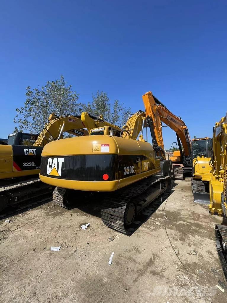 CAT 320 C Roomikekskavaatorid