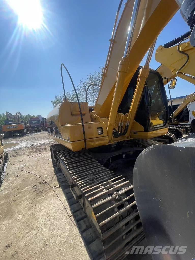 CAT 320 C Roomikekskavaatorid