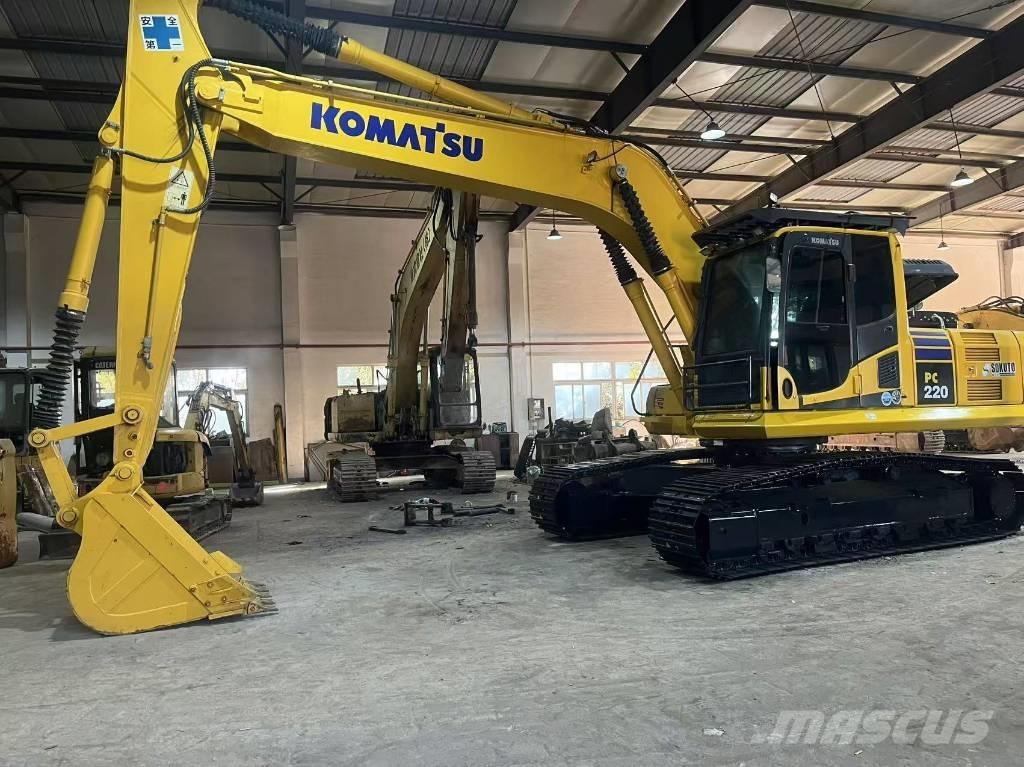 Komatsu PC 220-8N1 Roomikekskavaatorid