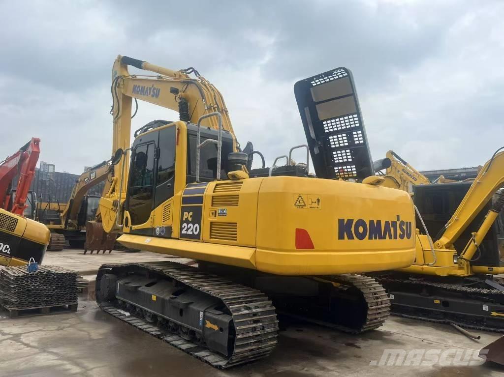 Komatsu PC 220-8N1 Roomikekskavaatorid