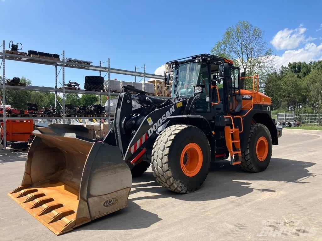 Doosan DL 320-7 Rataslaadurid