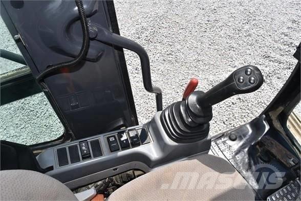 Hitachi ZX 135 Roomikekskavaatorid