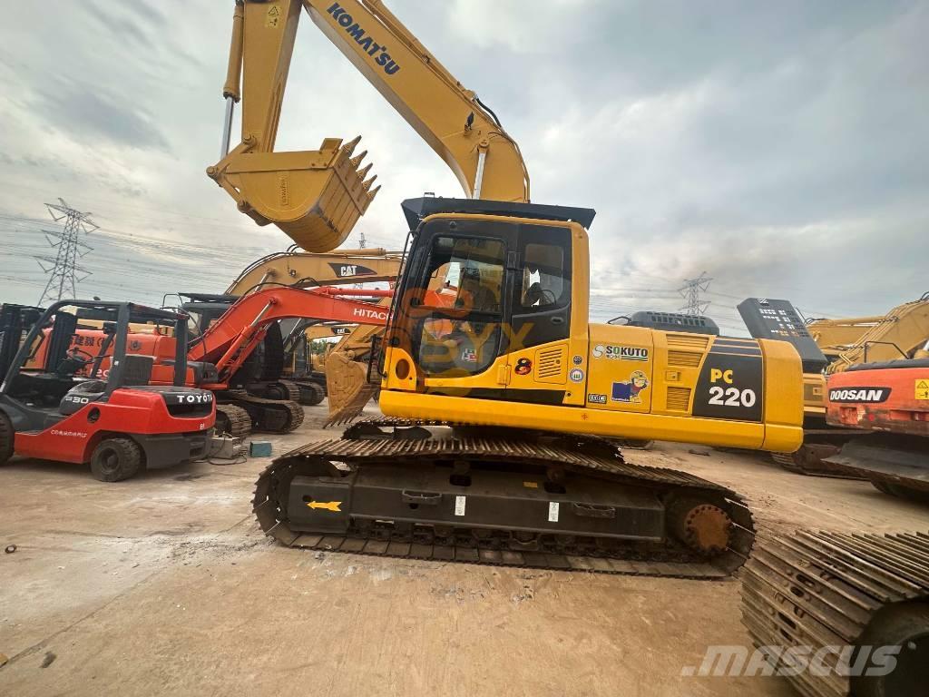 Komatsu PC 220-8 Roomikekskavaatorid