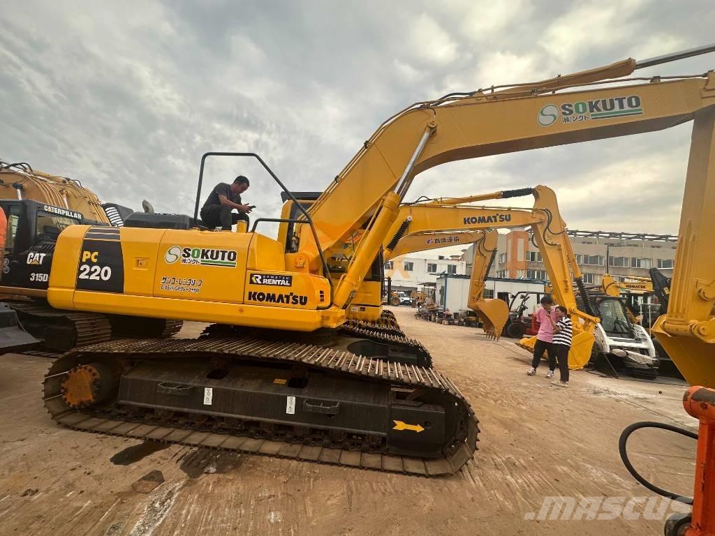 Komatsu PC 220-8 Roomikekskavaatorid