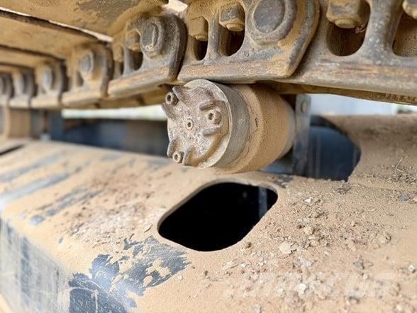 CAT 320 Roomikekskavaatorid