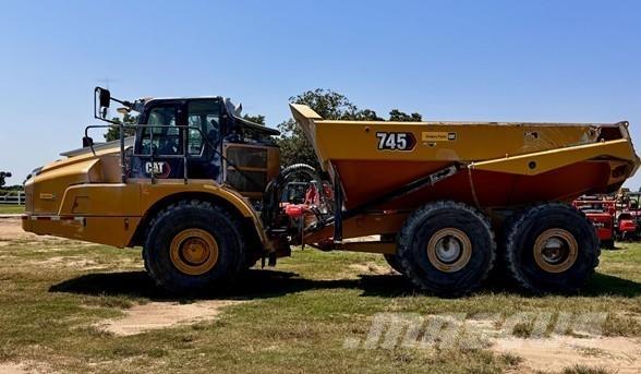 CAT 745 Liigendraamiga pinnaseveokid
