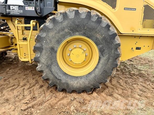 CAT CP54B Ühe trumliga rullid