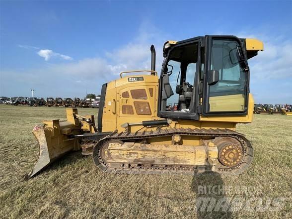 CAT D3K2 XL Buldooserid