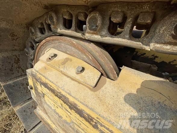 CAT D3K2 XL Buldooserid