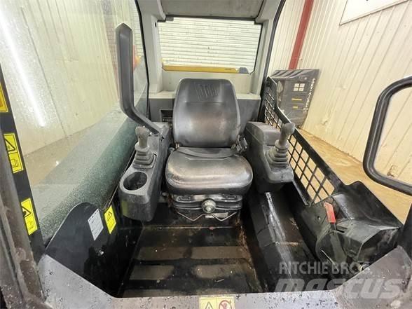 JCB 210T Kompaktlaadurid