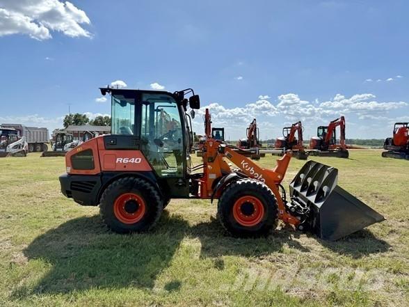 Kubota R640 Rataslaadurid