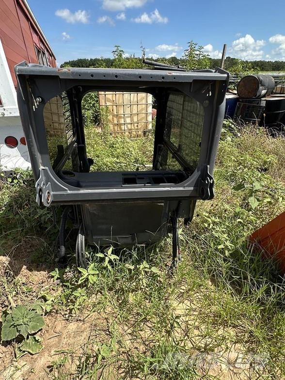 Kubota SVL Kabiinid