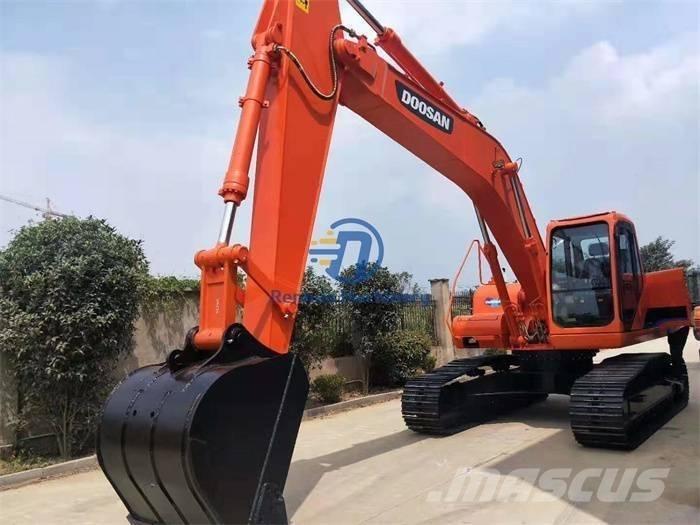 Doosan DH220LC-7 Roomikekskavaatorid
