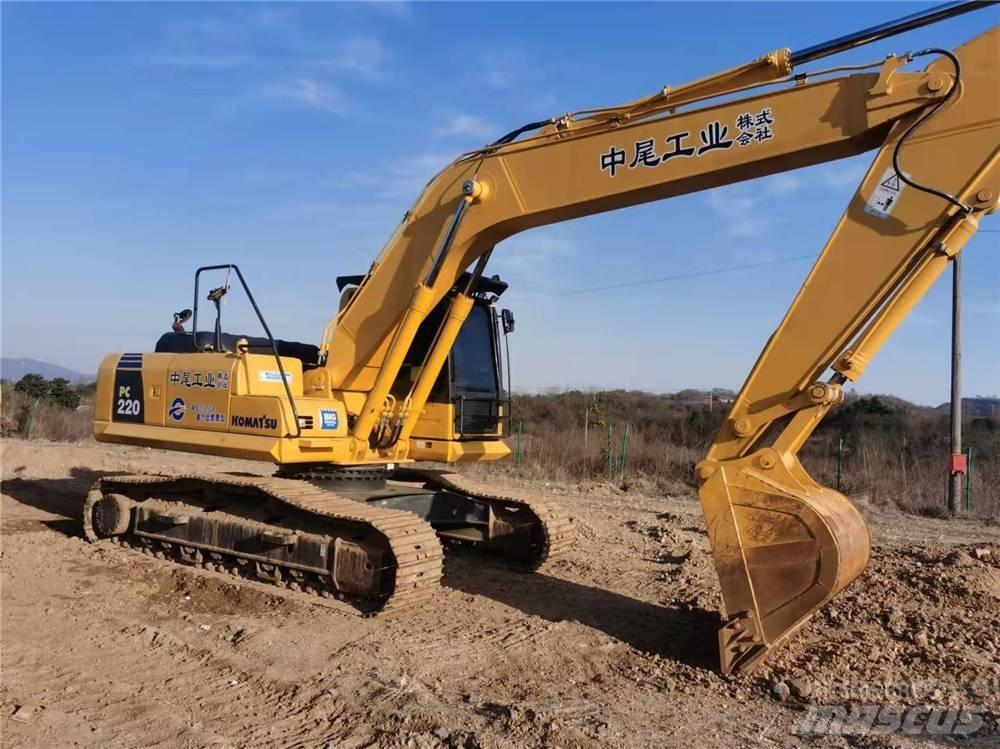 Komatsu PC 220-8 Roomikekskavaatorid