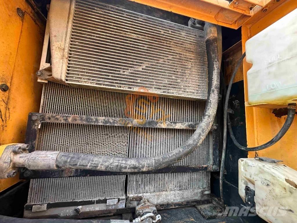 Hyundai Robex 225 Roomikekskavaatorid
