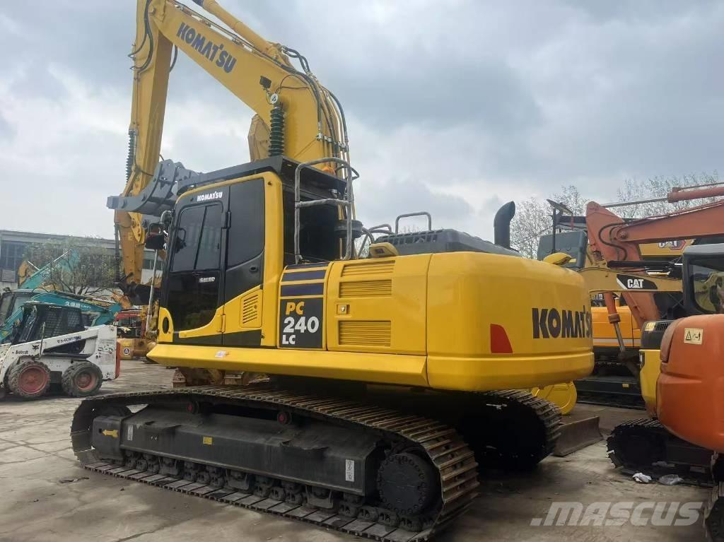 Komatsu PC 240 Roomikekskavaatorid
