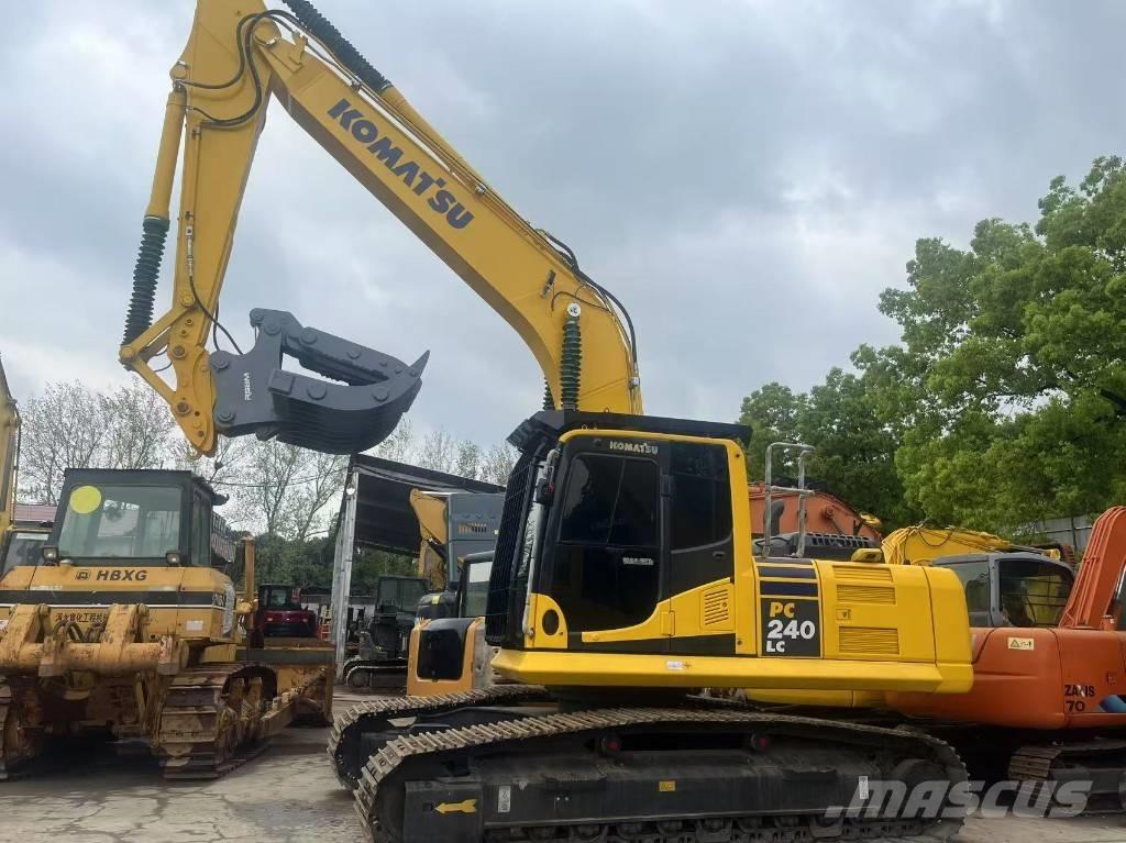 Komatsu PC 240 Roomikekskavaatorid