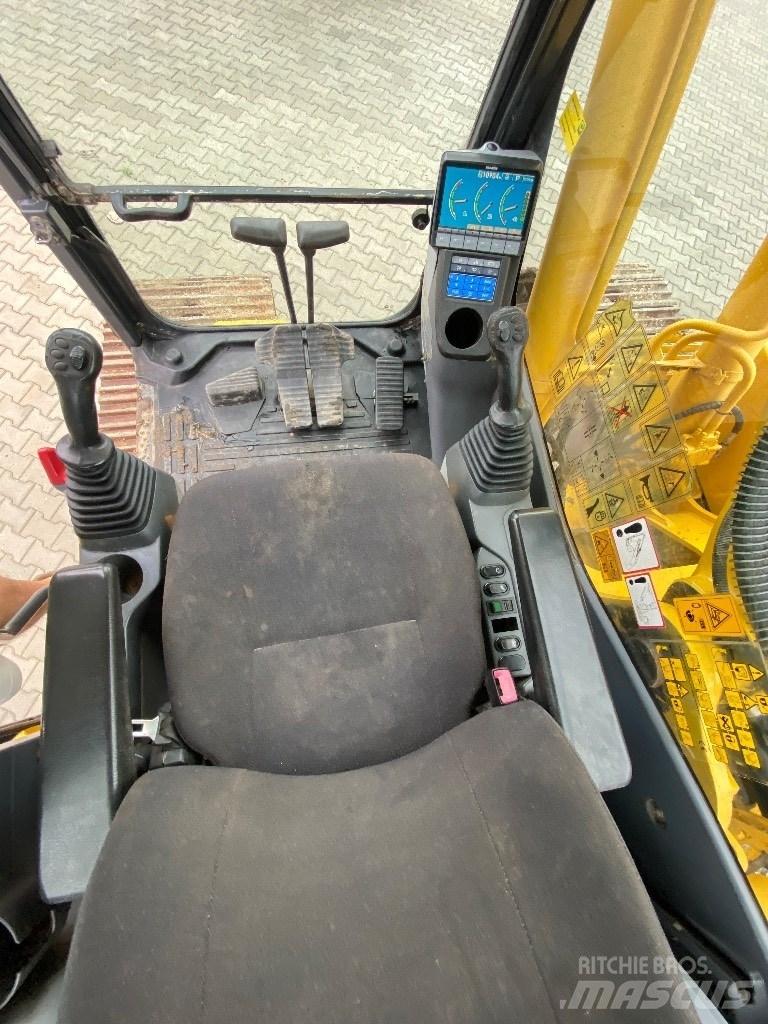 Komatsu PC 210 LC-8 Roomikekskavaatorid
