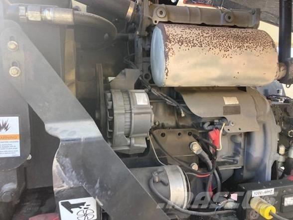 JLG 450 AJ II Iseliikuvad poomtõstukid