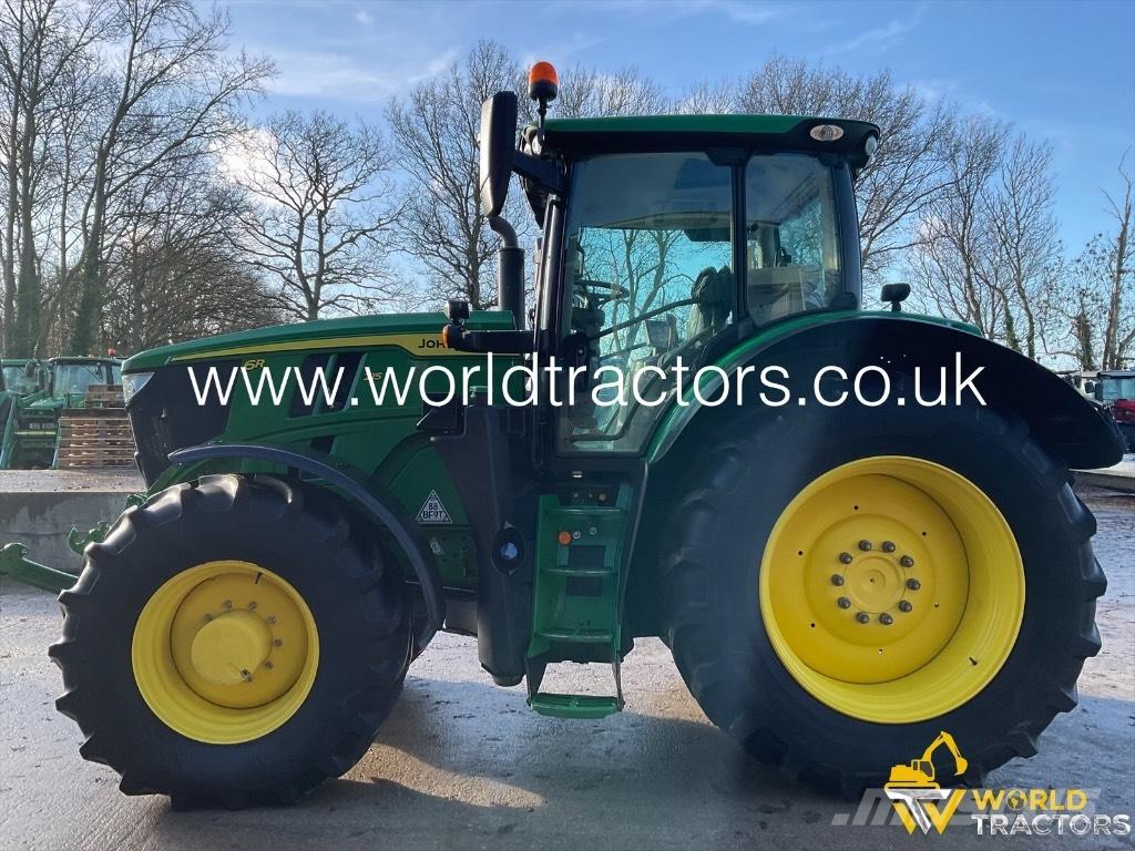 John Deere 6R215 Traktorid