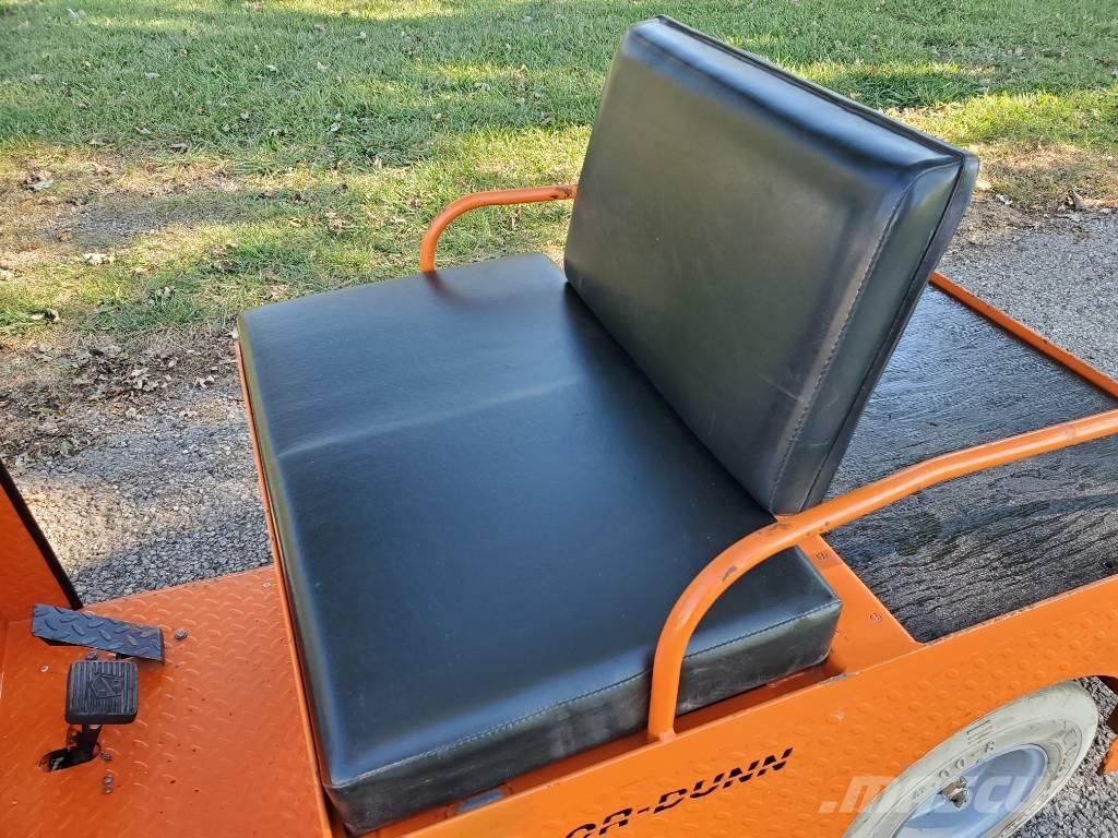 Taylor-Dunn SS536 Elektriline puksiir