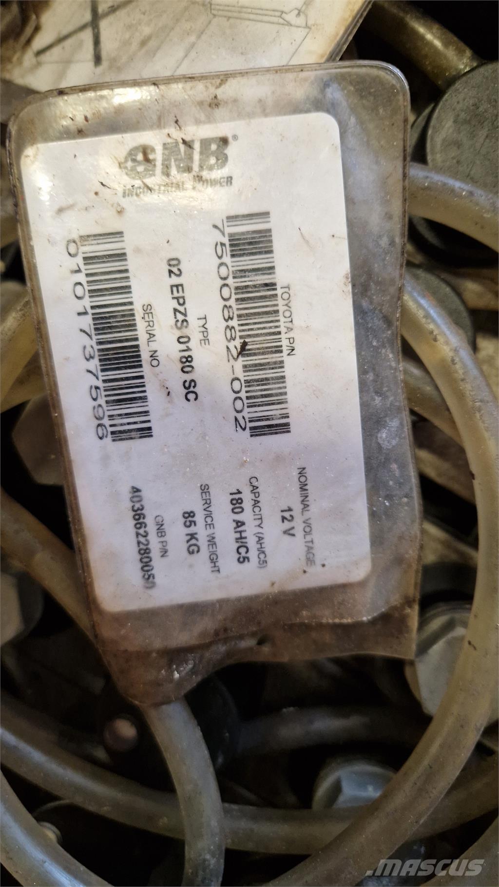 Toyota SWE080L Platvormiga virnastajad