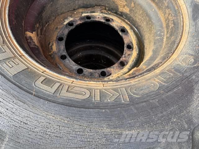 Nokian 600/50/22.5 Rehvid, rattad ja veljed