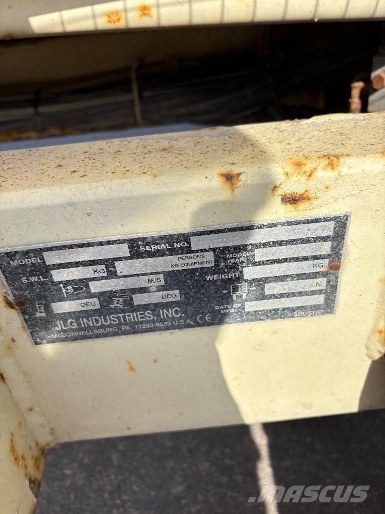 JLG 500 RTS Käärtõstukid