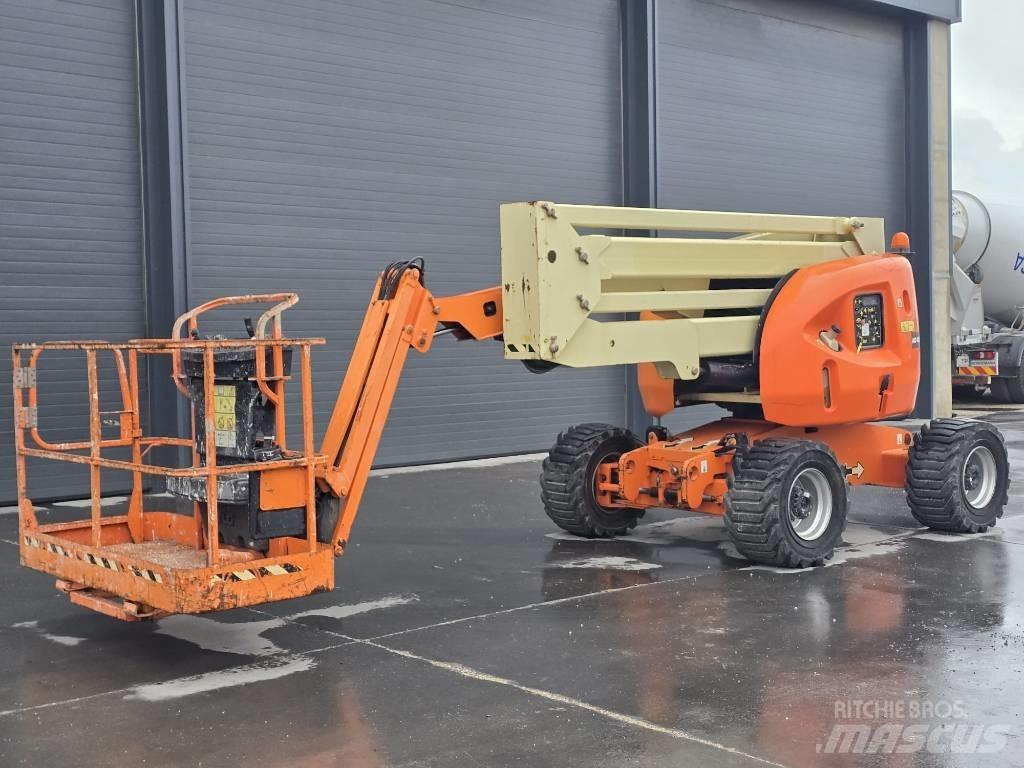 JLG 450 AJ II Iseliikuvad poomtõstukid