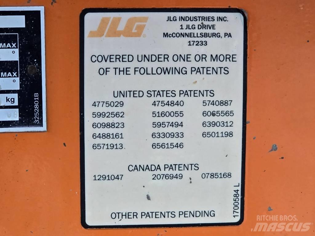 JLG 450 AJ II Iseliikuvad poomtõstukid