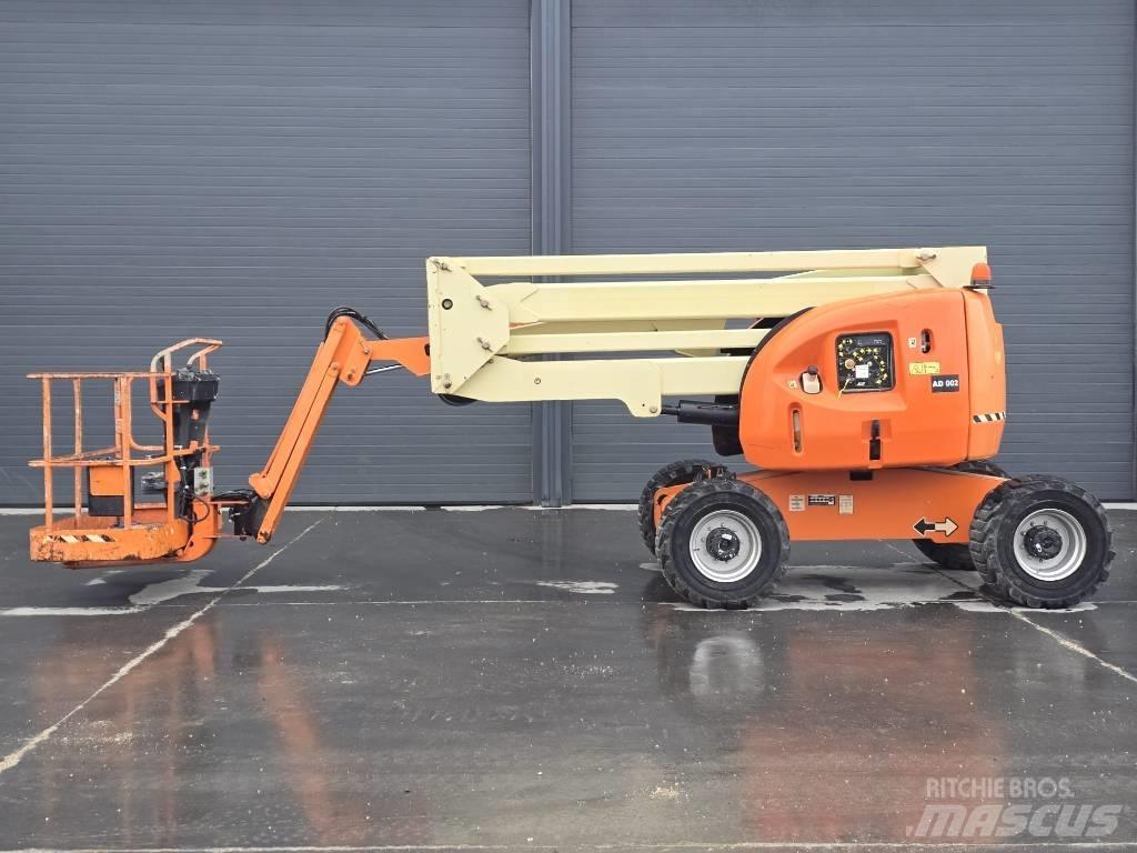 JLG 450 AJ II Iseliikuvad poomtõstukid