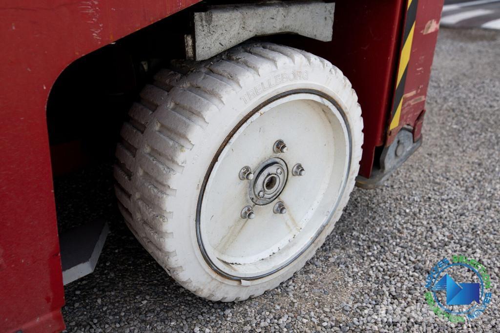 PB S225-12 Käärtõstukid