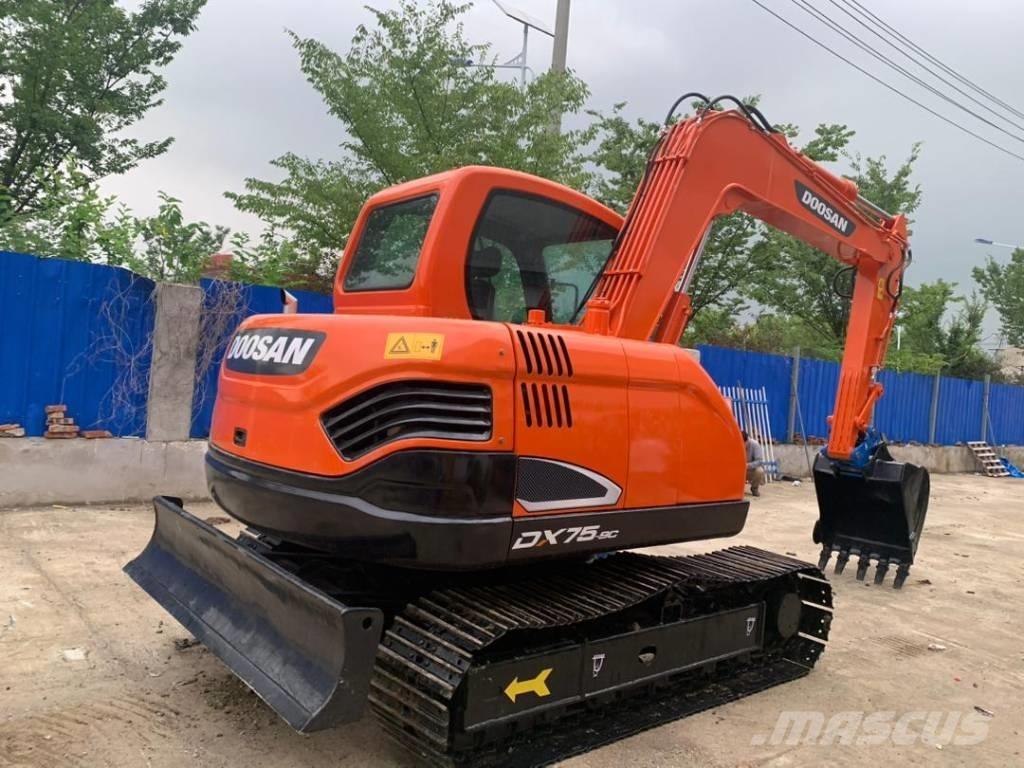 Doosan DX 75-9 C Väikeekskavaatorid 7t-12t