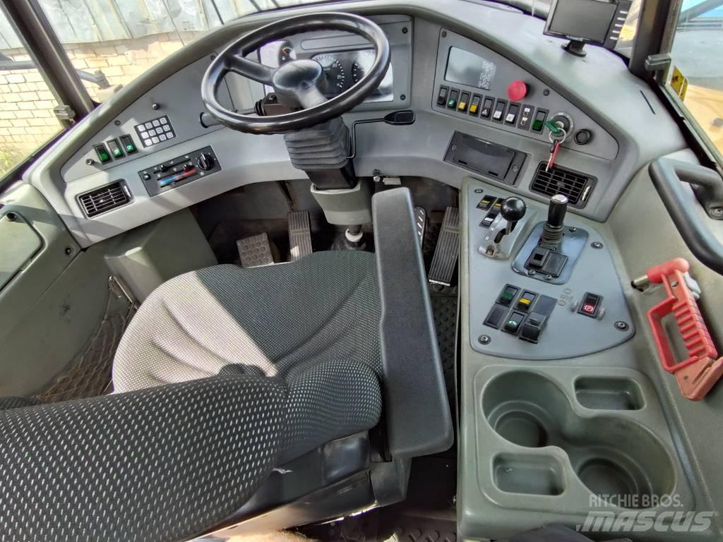 Volvo A25D Liigendraamiga pinnaseveokid