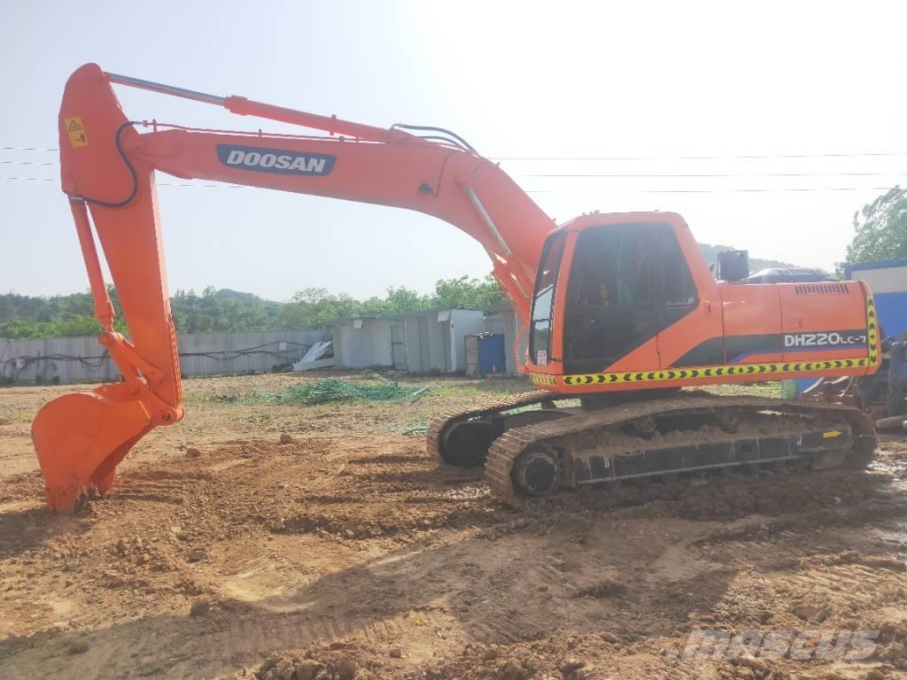 Doosan DH220LC-7 Roomikekskavaatorid