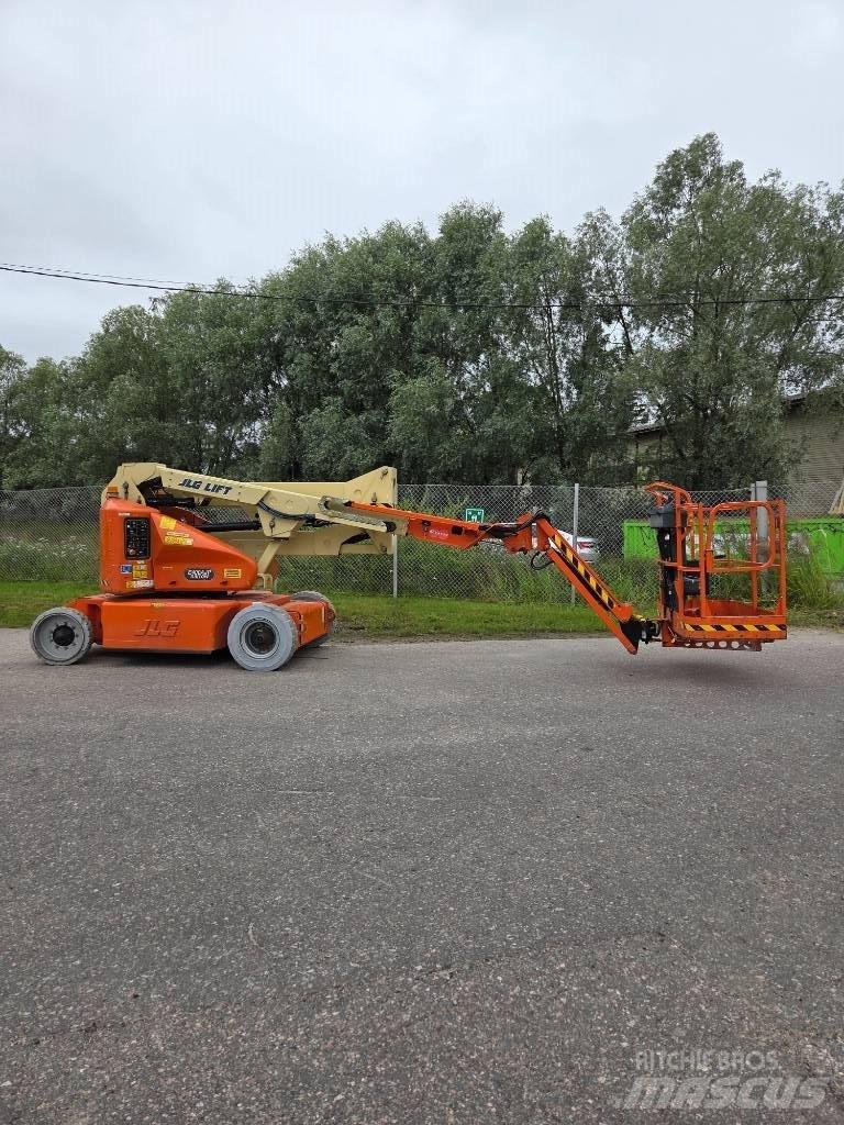 JLG E 400 AJPN Iseliikuvad poomtõstukid