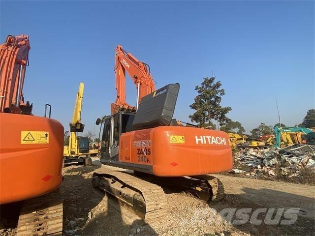 CAT ZX240-3 Roomikekskavaatorid