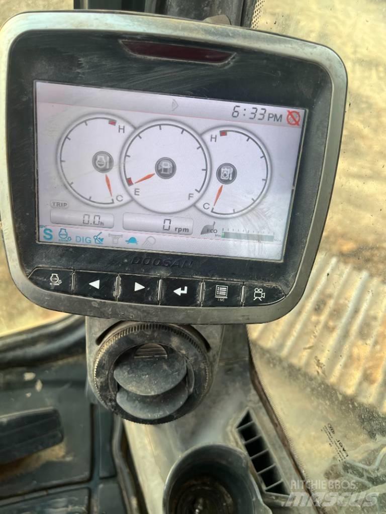 Doosan DX225LC-9C Roomikekskavaatorid