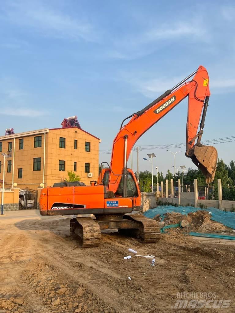 Doosan DX225LC-9C Roomikekskavaatorid