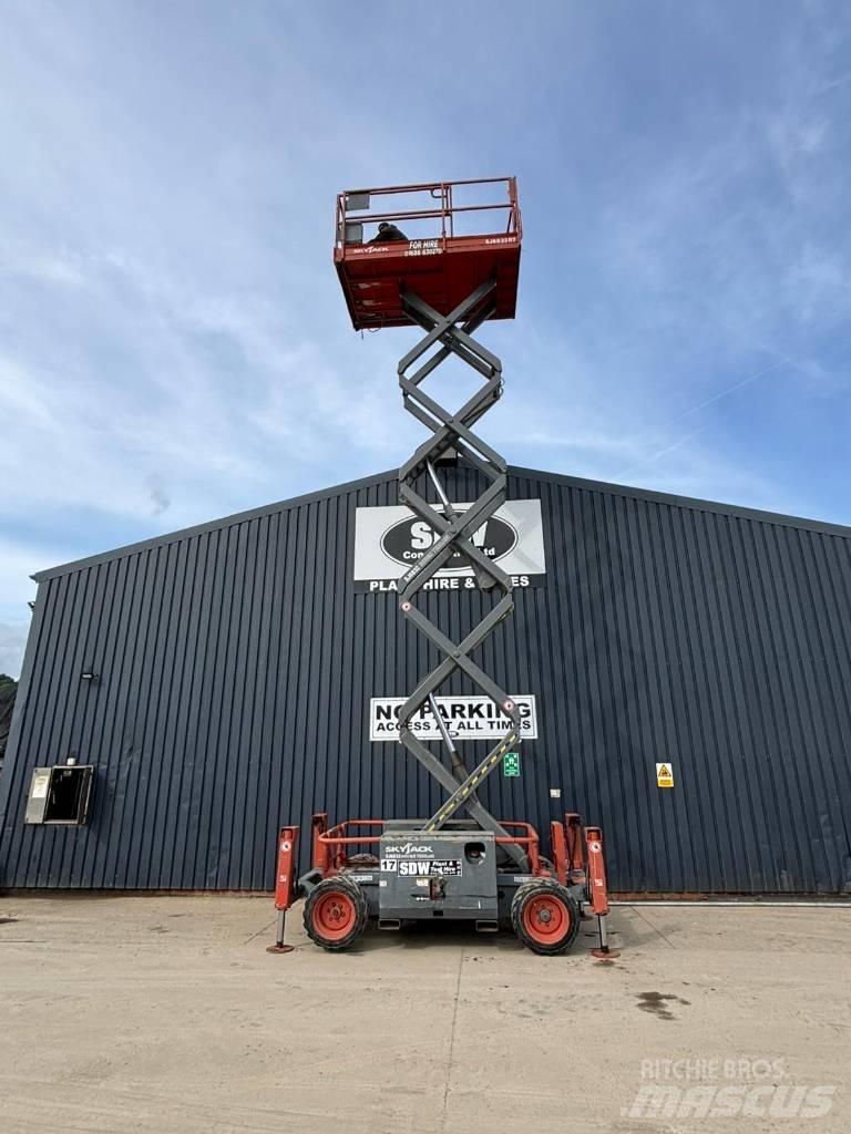 SkyJack SJ 6832 RT Käärtõstukid