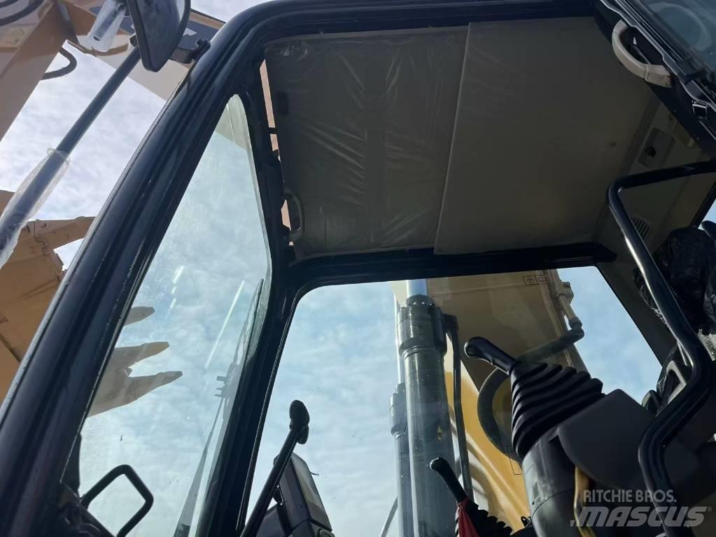 CAT 320 D Roomikekskavaatorid