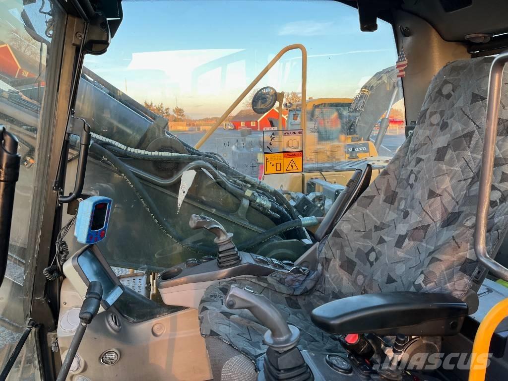 Volvo EC 160 C L Roomikekskavaatorid